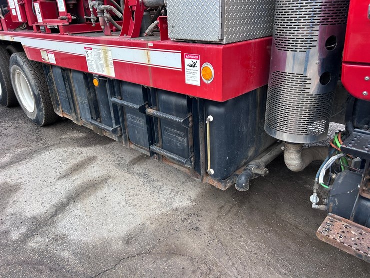 #1690-•-2013-international-7500-6x4-hydro-excavation-truck-image-29