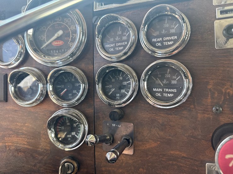 1994-peterbilt-359-image-59