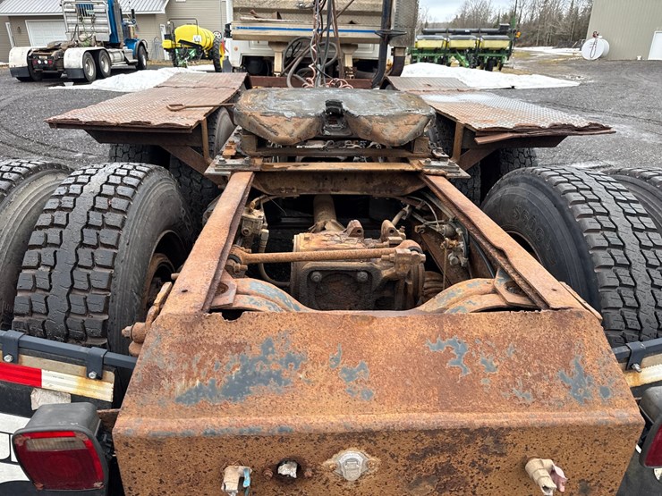 1996-mack-ch613-image-35