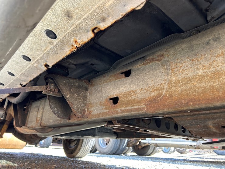 2018-chevrolet-3500-image-41