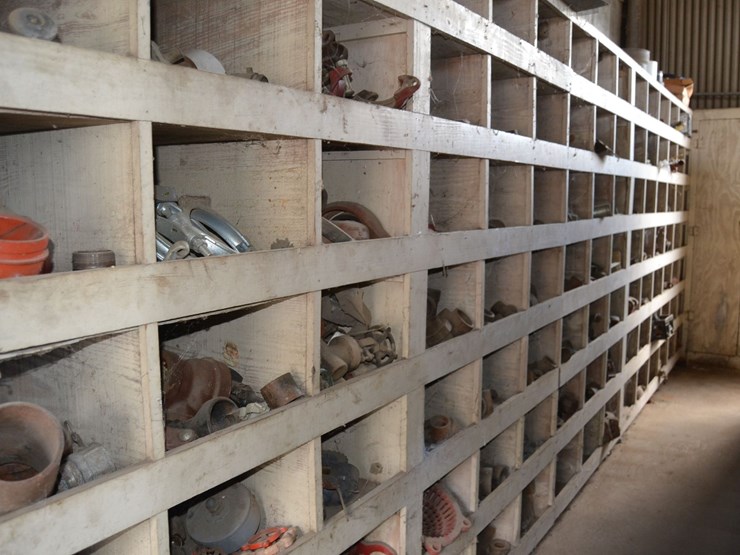 wooden-shelf-w/-pipe-fitting,-valves-and-pipe-hangers-image-3