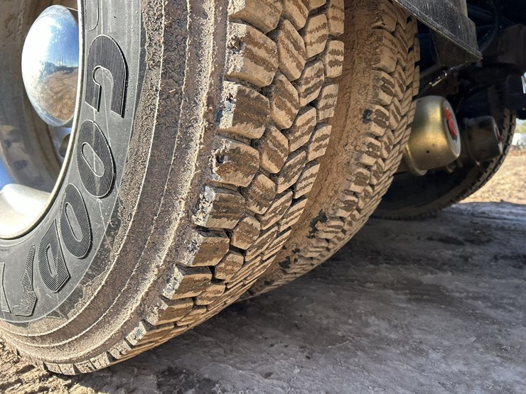 2020-kenworth-t880-image-78