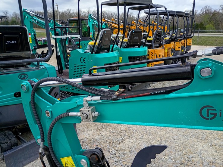 #24173-•-2025-agt-qk16r-mini-excavator-image-25