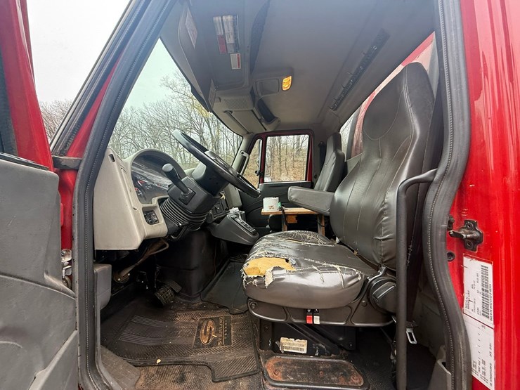 2012-international-7400-image-62