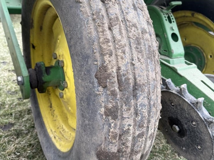 1997-john-deere-1770-image-30