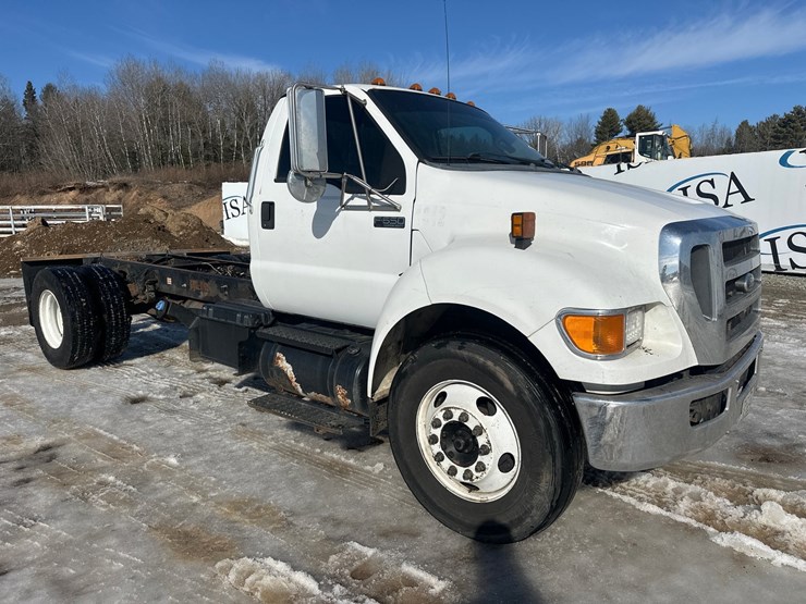 2012-ford-f650-image-7