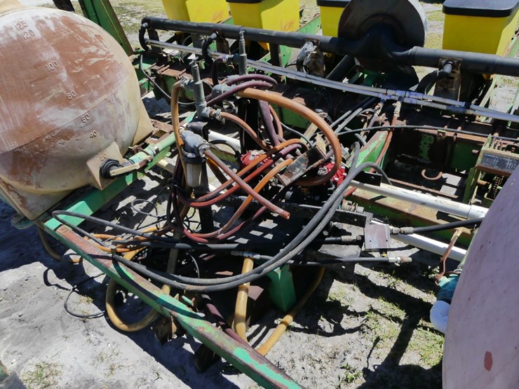 john-deere-7300-image-8