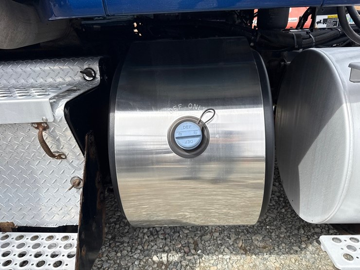 2019-kenworth-t680-image-31