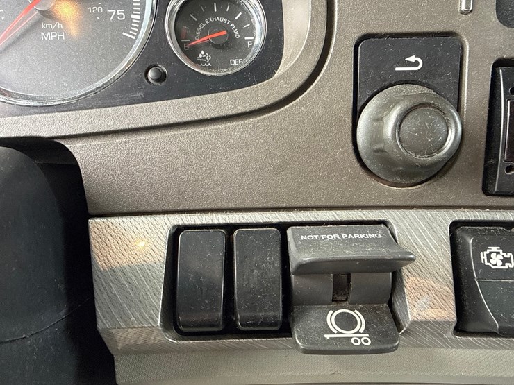 2019-kenworth-t680-image-67