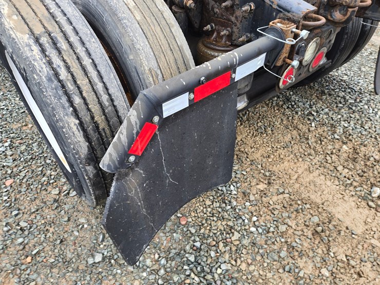 2016-freightliner-cascadia-125-image-27