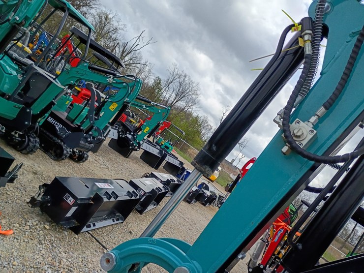 #24167-•-2025-diesel-digmaster-dm200-mini-excavator-image-30