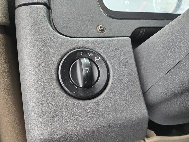 2016-freightliner-cascadia-125-image-58