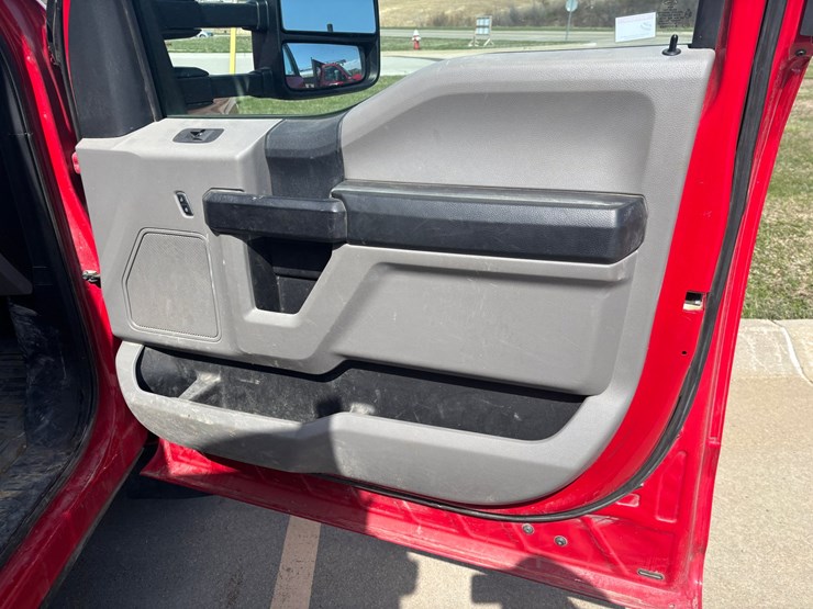 2017-ford-f350-image-43