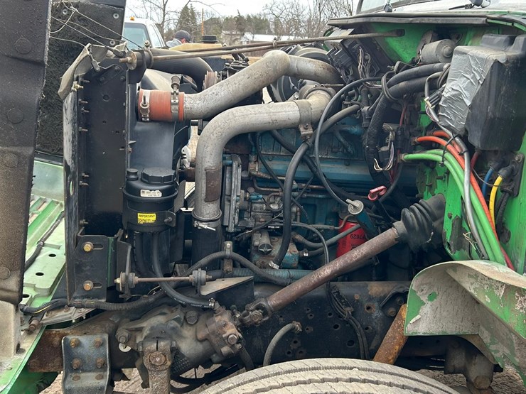 1996-international-4700-image-36