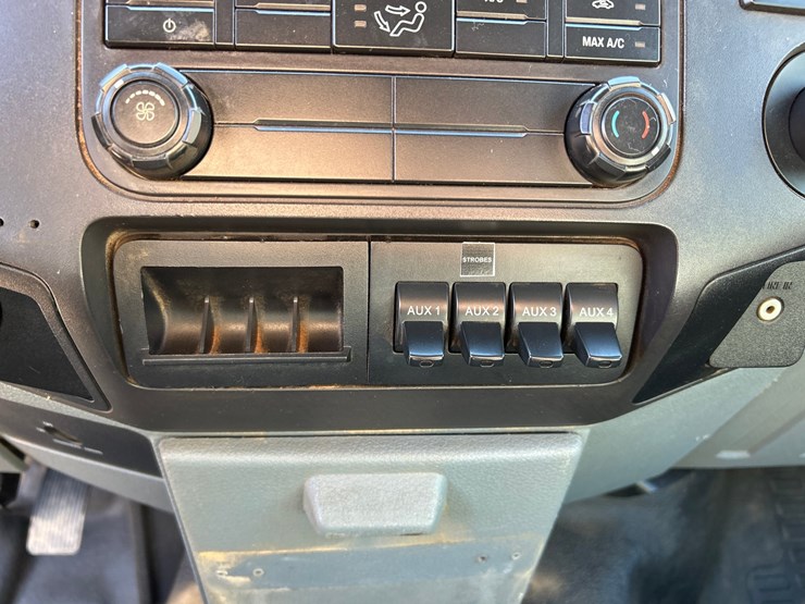 2012-ford-f550-image-46