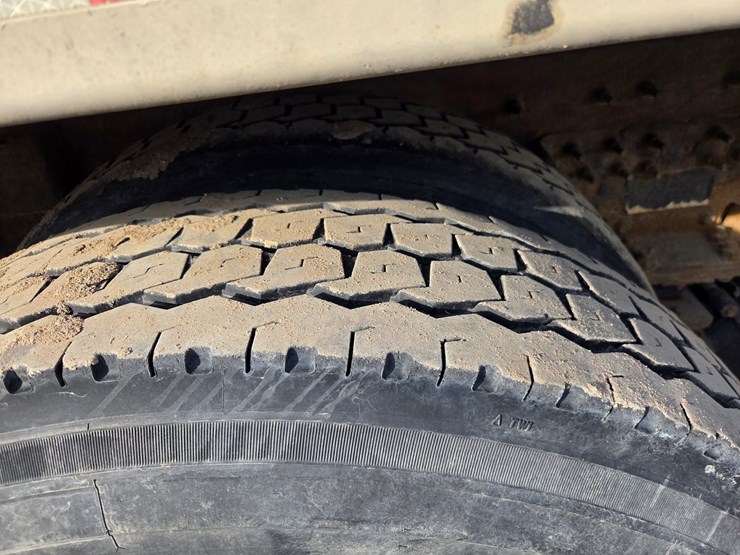 2012-international-7600-image-79