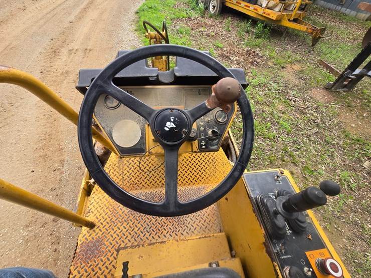 caterpillar-cp-323c-image-31