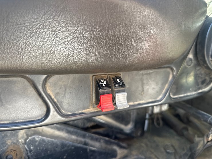 2012-international-7600-image-25