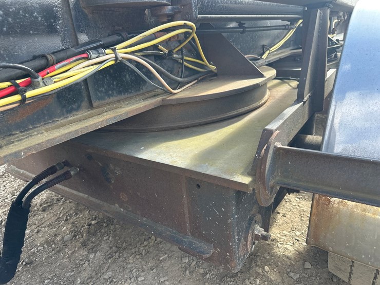 2010-massey-ferguson-8-image-56