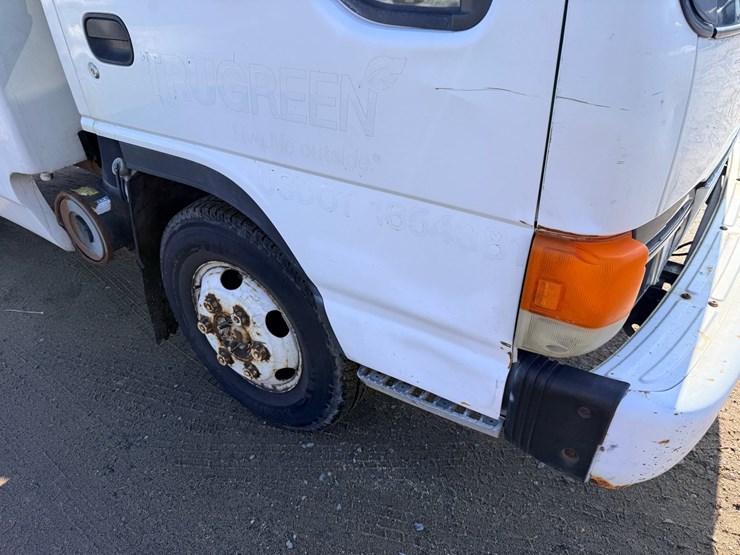 2001-isuzu-npr-image-16