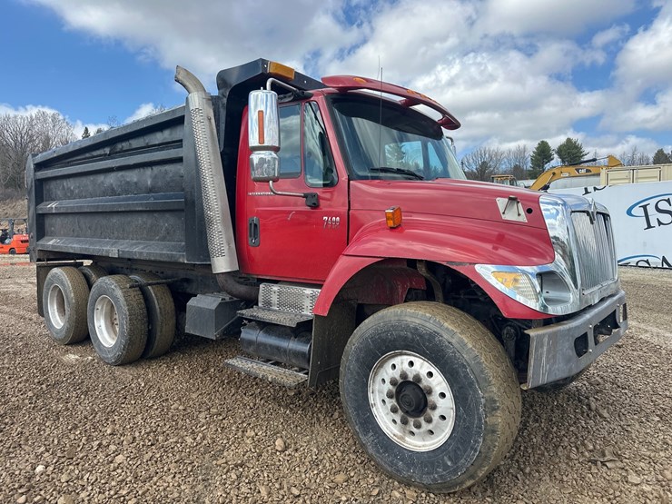 2006-international-7400-image-7