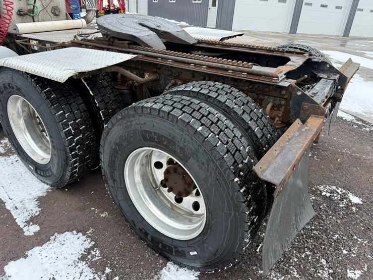 2011-kenworth-t800-image-20