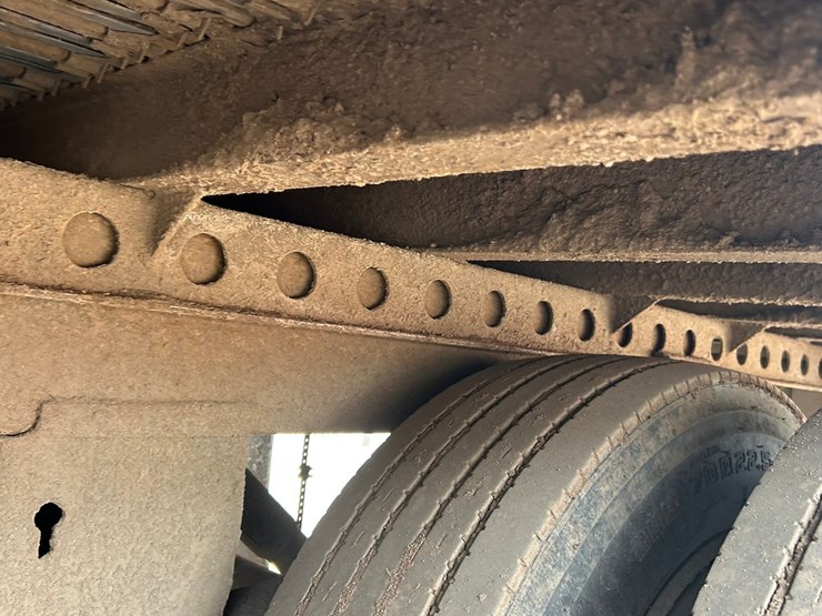 2000-wilkens-walking-floor-image-27