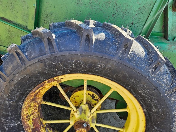 john-deere-7-image-25