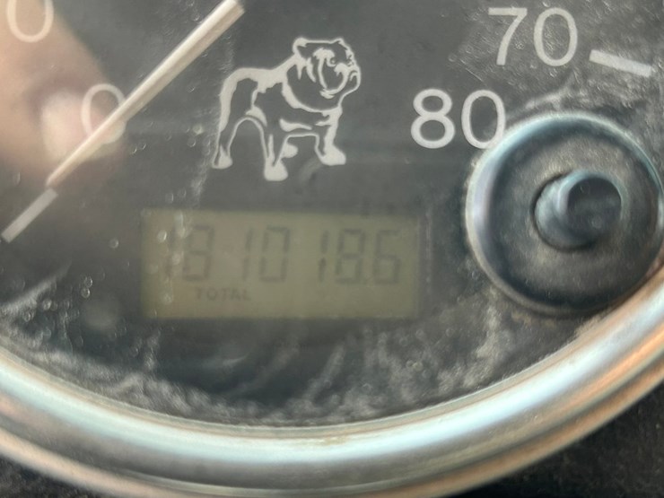 #2237-•-2006-mack-tri-axle-concrete-placement-truck-image-76