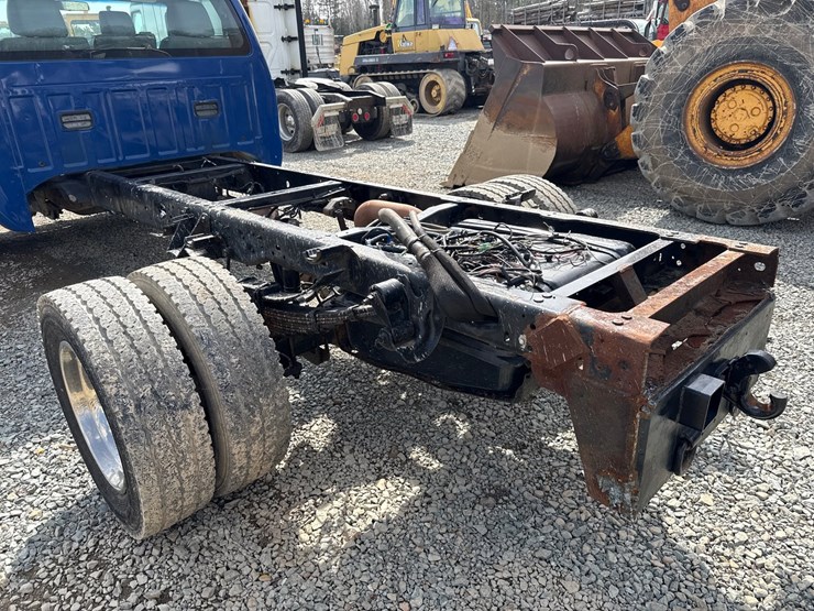 2015-ford-f550-image-17