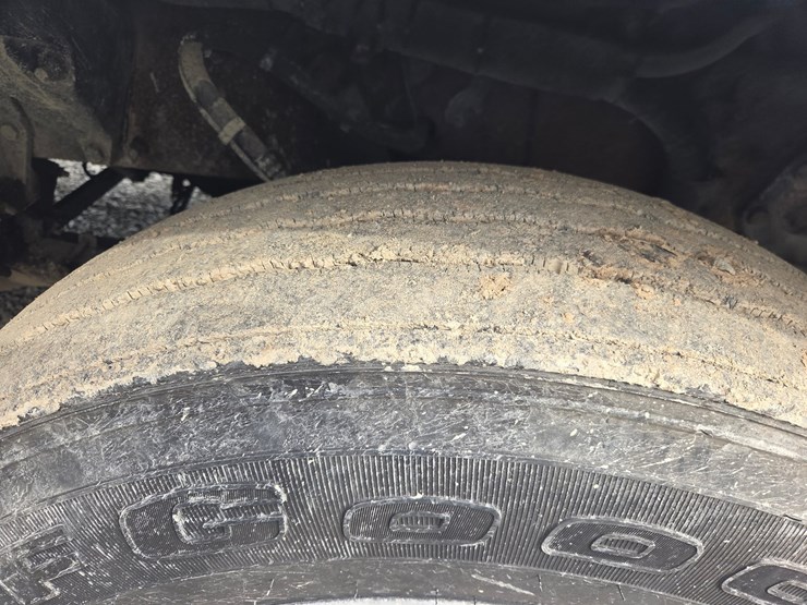 2007-peterbilt-579-image-77