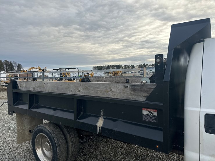 2006-ford-f550-image-19