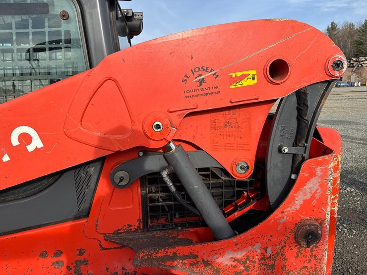 kubota-ssv65-image-19