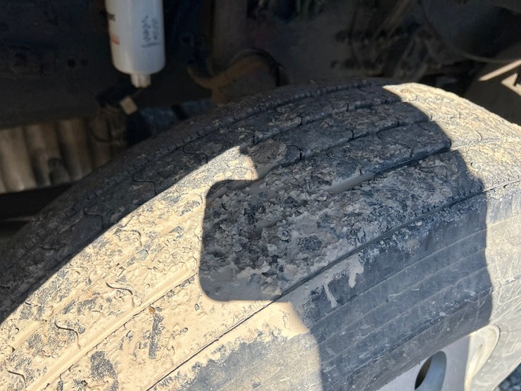 2005-massey-ferguson-8-image-65