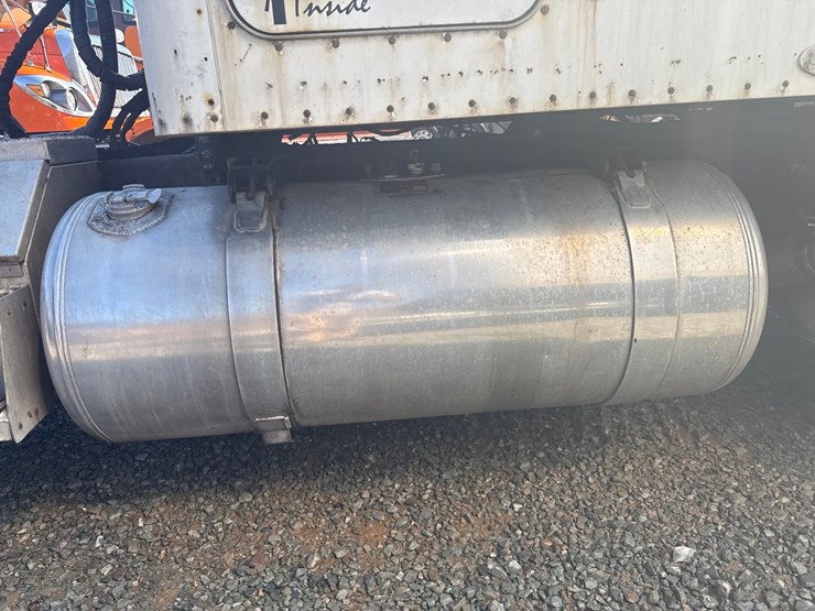 1994-peterbilt-359-image-49