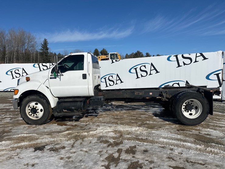 2012-ford-f650-image-2