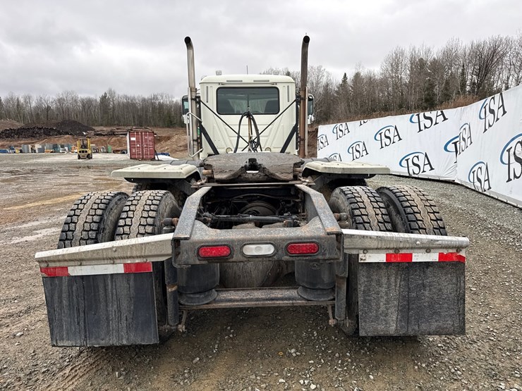 2014-massey-ferguson-8-image-4