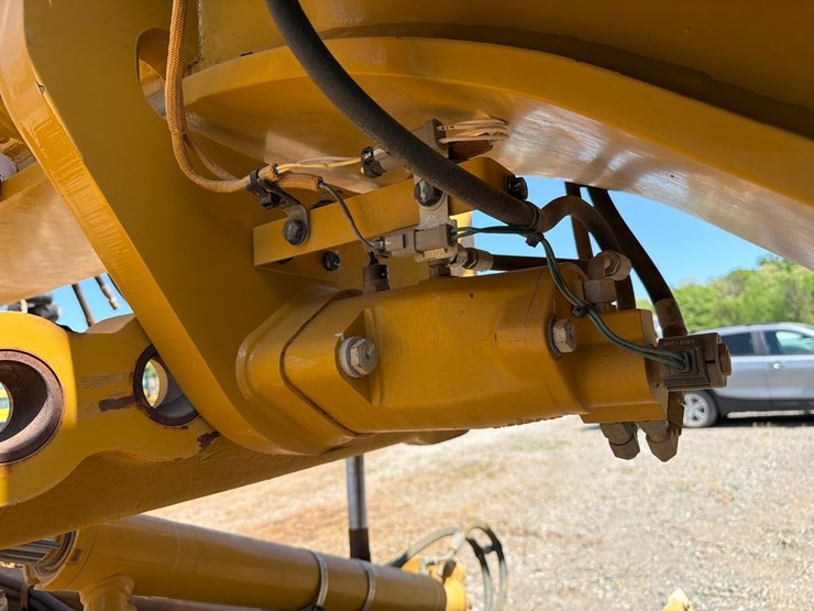 2018-caterpillar-12m3-image-20