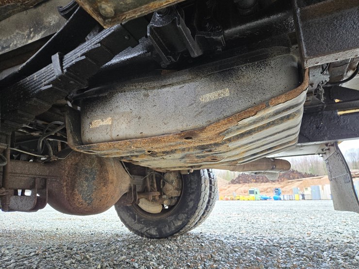 2011-ford-f550-image-37