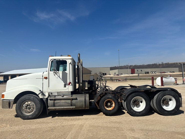 1994-international-9400-image-2