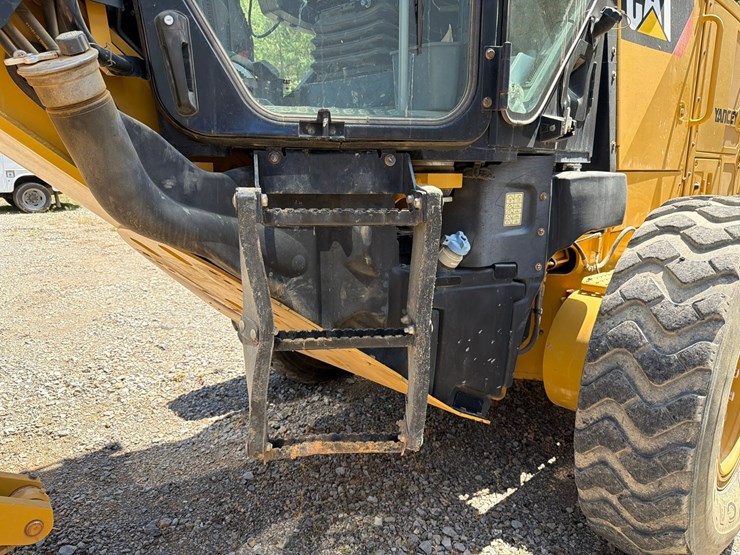 2018-caterpillar-12m3-image-26