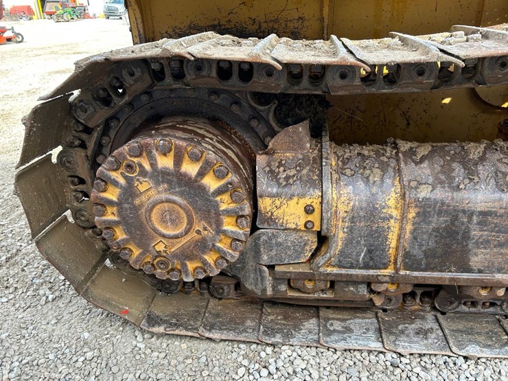 caterpillar-d5k-xl-image-12