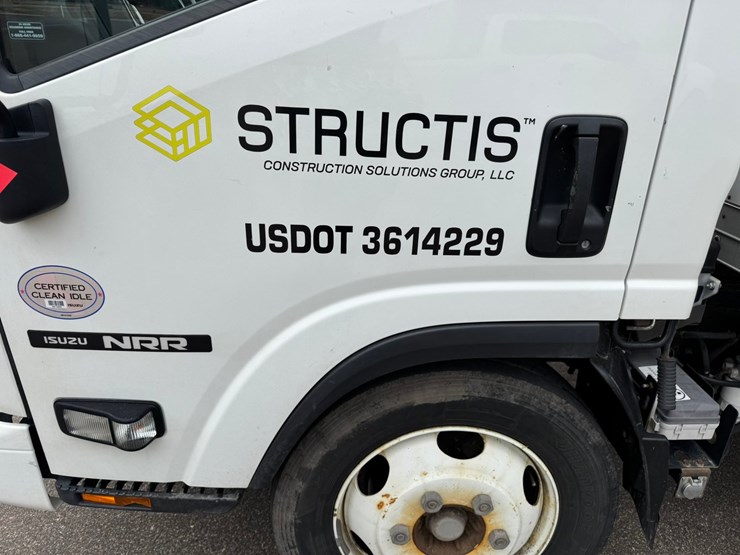 2019-isuzu-nrr-image-11