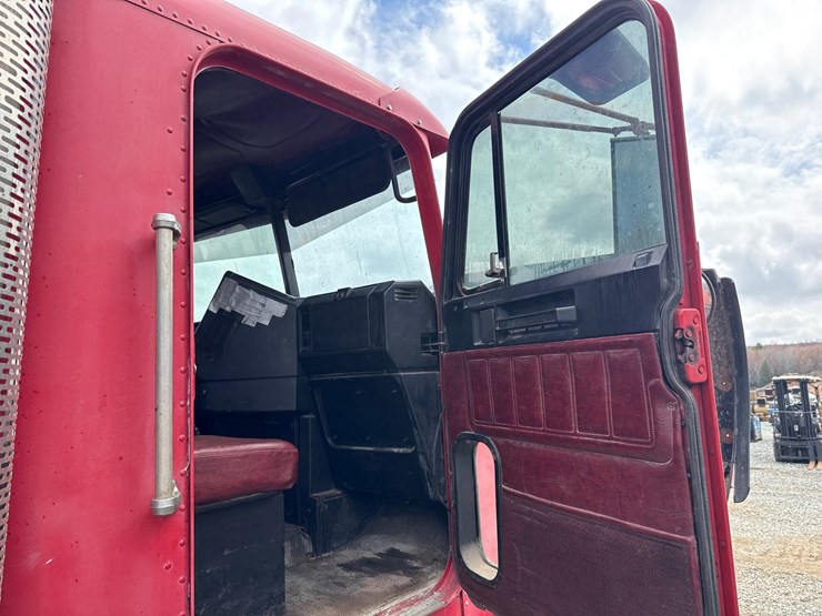 1998-massey-ferguson-8-image-55