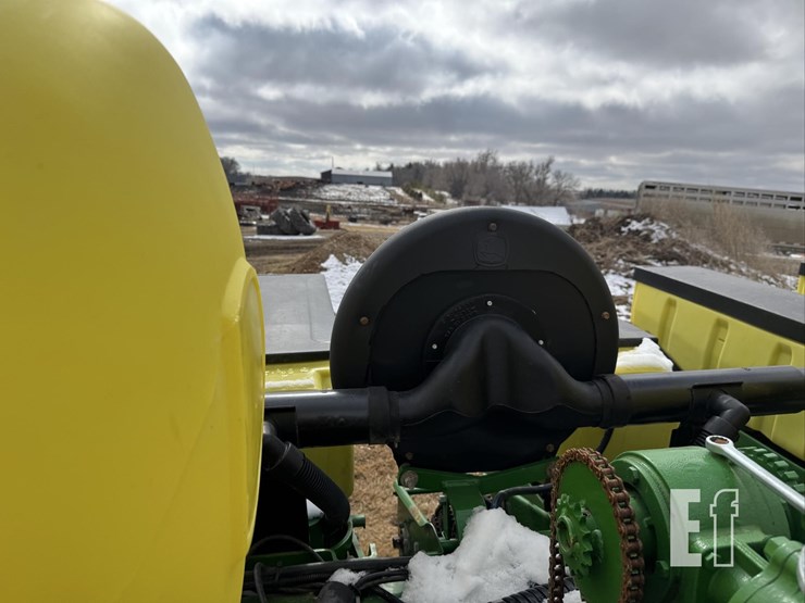 john-deere-1750-image-25