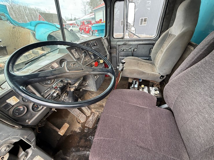 #1056-•-1989-mack-quad-axle-dump-truck-image-46