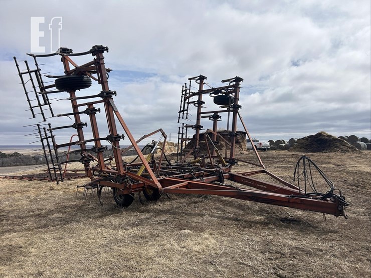 morris-anhydrous-chisel-plow-2859-image-1