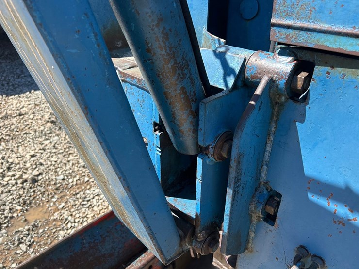 ditch-witch-r65-image-19