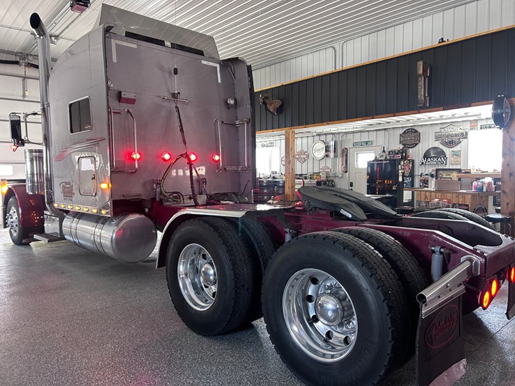2007-peterbilt-379-image-135