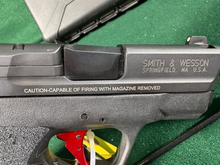 smith-&-wesson-9-shield-9mm-pistol-image-3